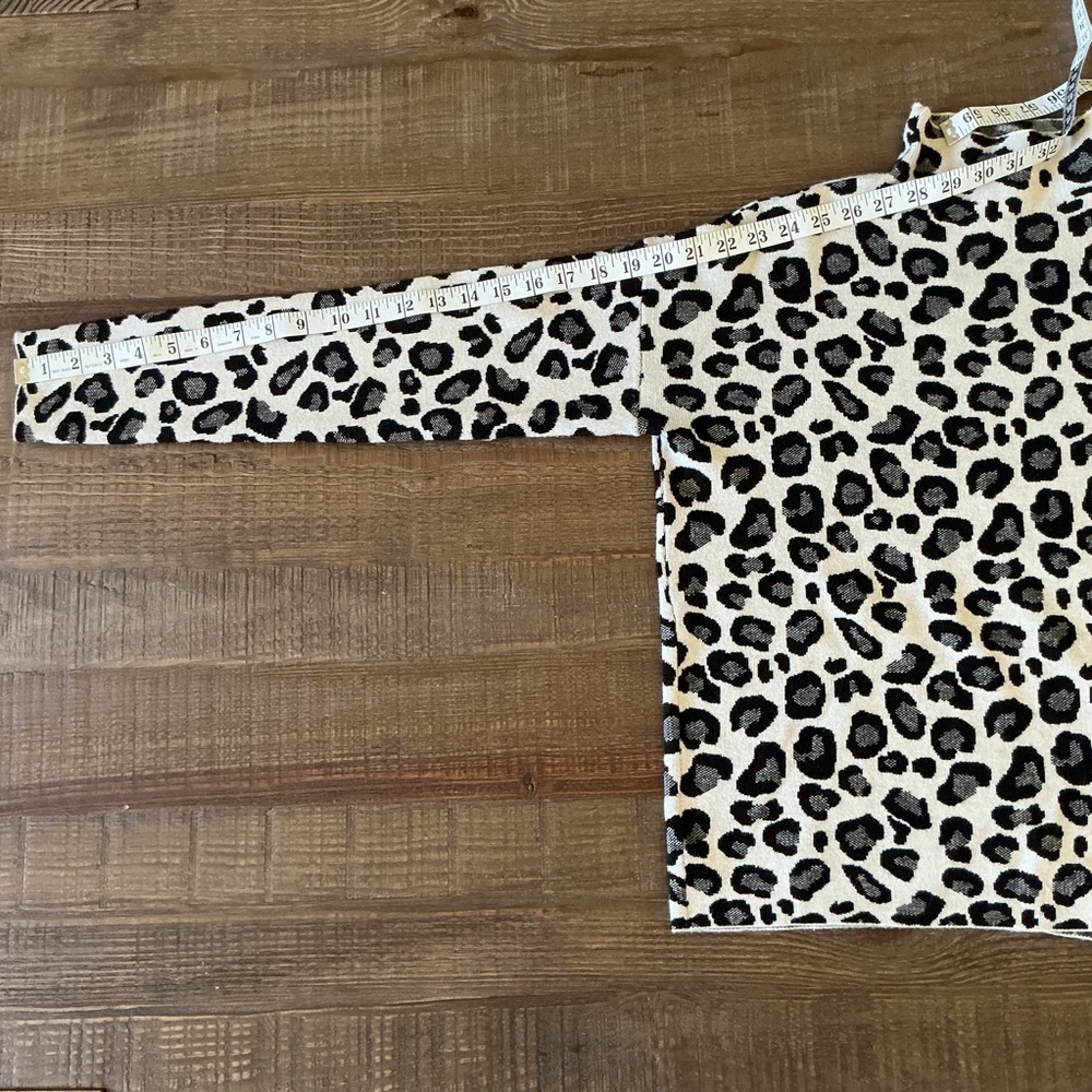 Tahari Monochrome Leopard Print Mock Turtleneck Sweater - Picture 8 of 9
